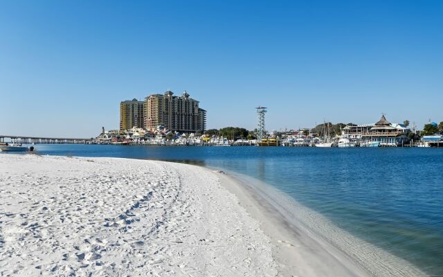 WVT 604 is a Beautiful 3 BR 2 Ba with a Boat Slip by RedAwning