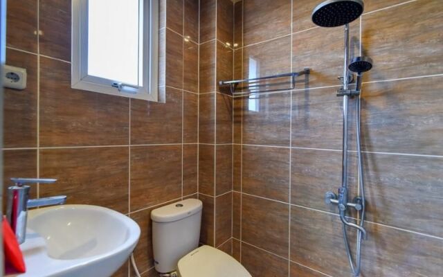 RedDoorz Plus near Discovery Shopping Mall Bali