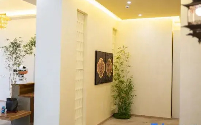 Zhuwu Qingshe