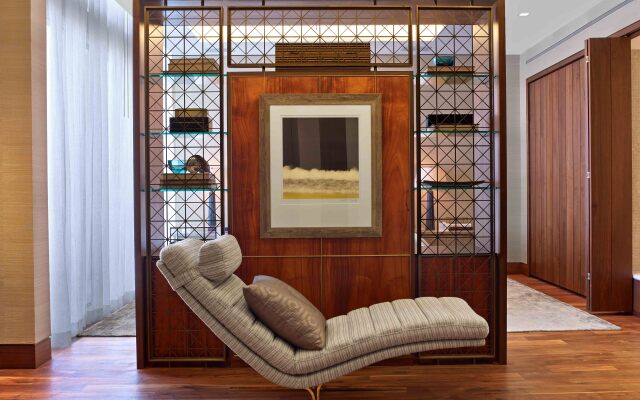 Ka Laʻi Waikiki Beach, LXR Hotels & Resorts