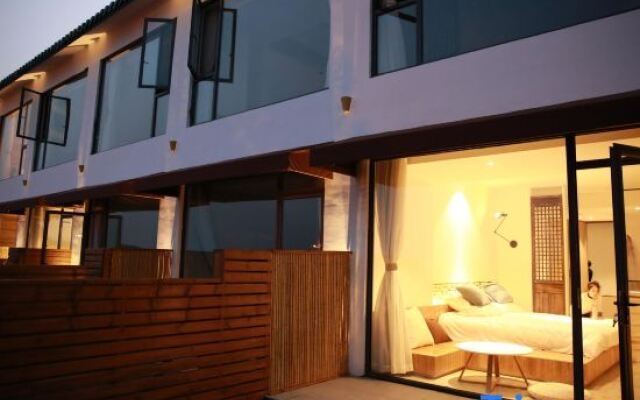 Wutong Banshan Hostel