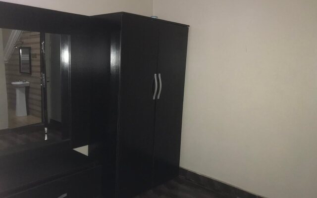 Ritz-Carinton Suites