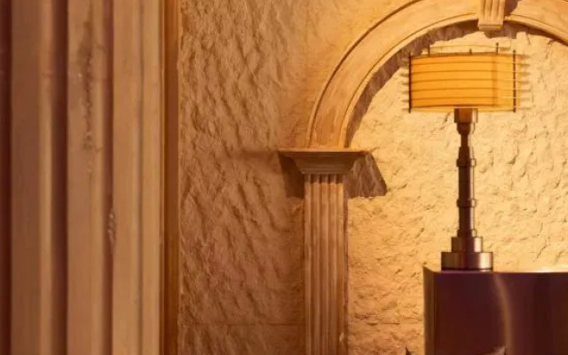 THE  YES  Hotel