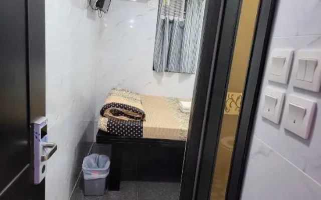 New Day Night Hostel