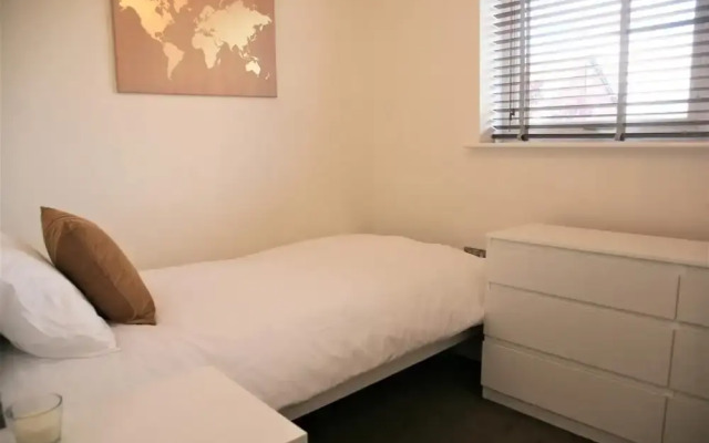 NEW Vibrant 3BD House in Coventry West Midlands