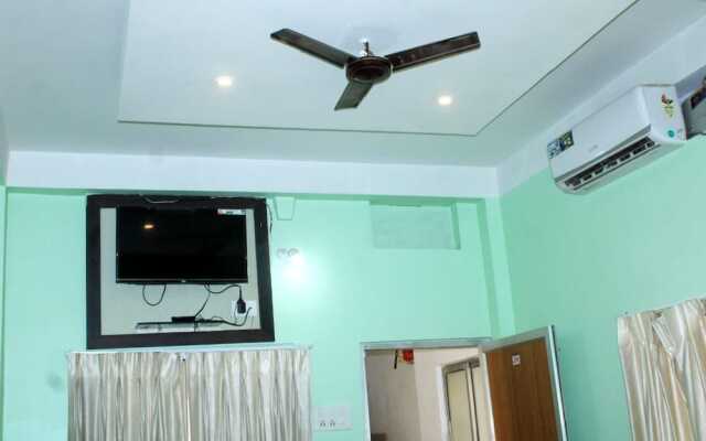 Goroomgo Somnath Rest House Puri