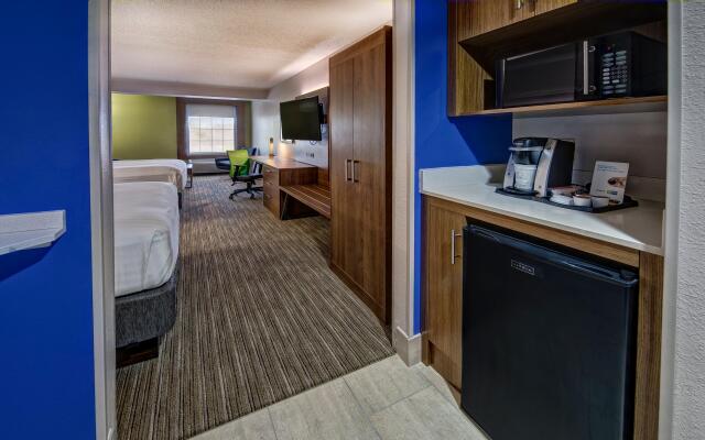 Holiday Inn Express & Suites Crossville, an IHG Hotel