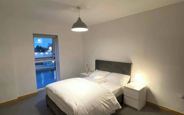 Dartford Apartment - Sleeps 3 - Central Stay