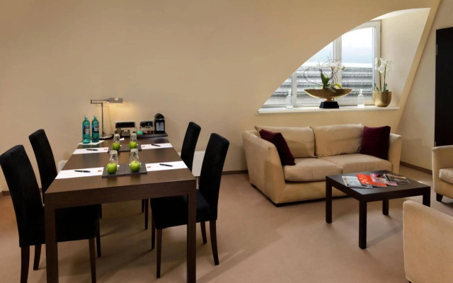 Metropolitan Hotel by Flemings