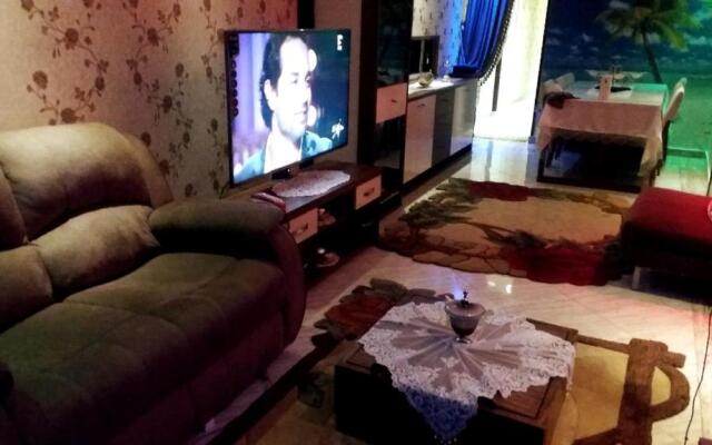 Private Room In Apartment with Sea View