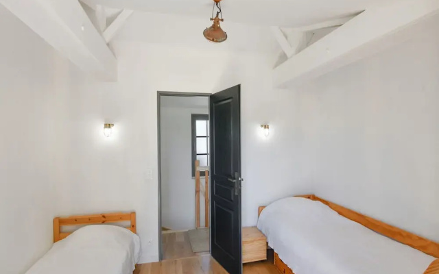 Villa in Lanton Near the Beach With Harbour View