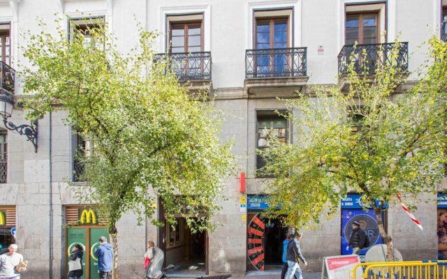 Lovely and chic 1 Bedroom Apt next to Puerta del Sol