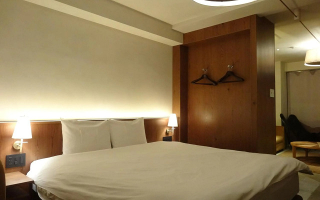 The Wall Hotel