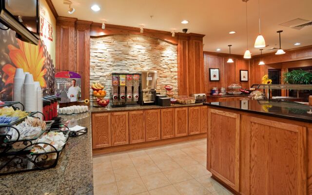 Staybridge Suites Kansas City - Independence by IHG