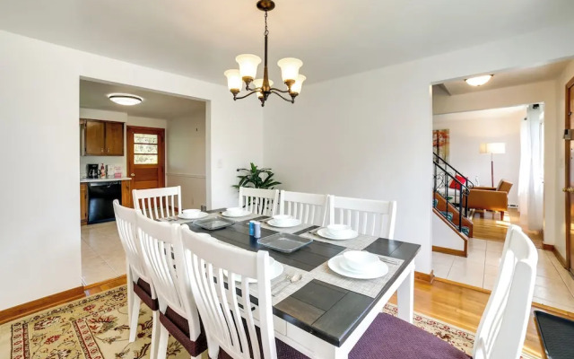 3 Mi to Downtown: Pittsburgh Home w/ Balcony!