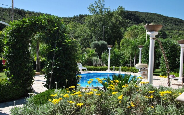 Villa Giselda With Private Pool and Outdoor Whirpool