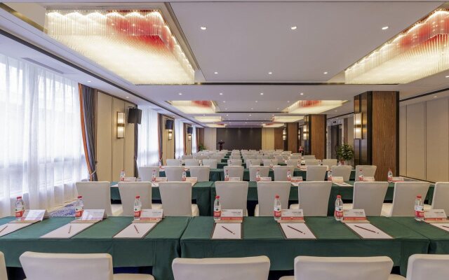 Mercure Xiangyang Railway Station