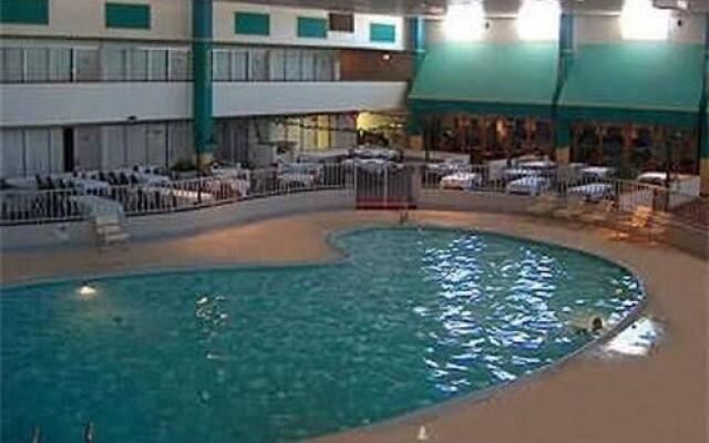 Highland Hotel And Convention Center