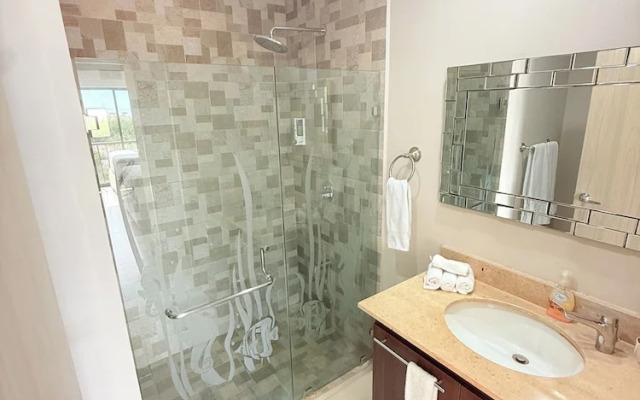 Jaco Bay 8th Floor Unit