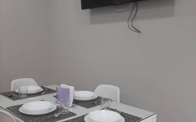 Domus Deorum- a 200 m del Teatro Romano