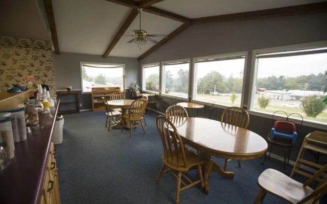 Cottonwood Inn