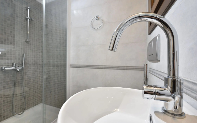 KARYATIS LUXURY MAISONETTE by K&K