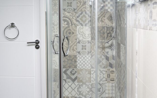 Beautiful 2 Bed Studio
