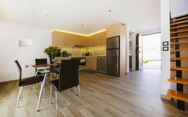 Semi-detached house, Lardos