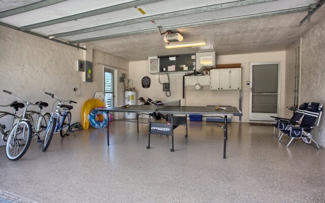 Riviera Delphin - Epic Sunsets