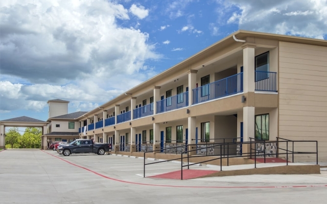 Scottish Inn & Suites