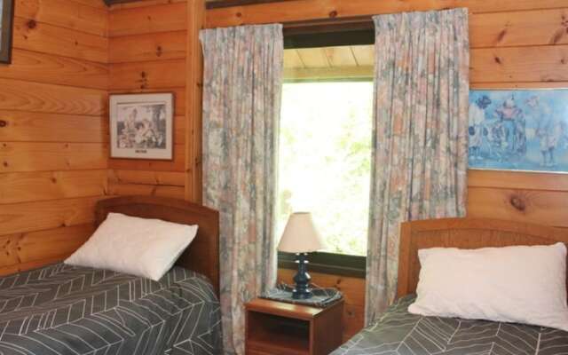 58b Chalet Cres