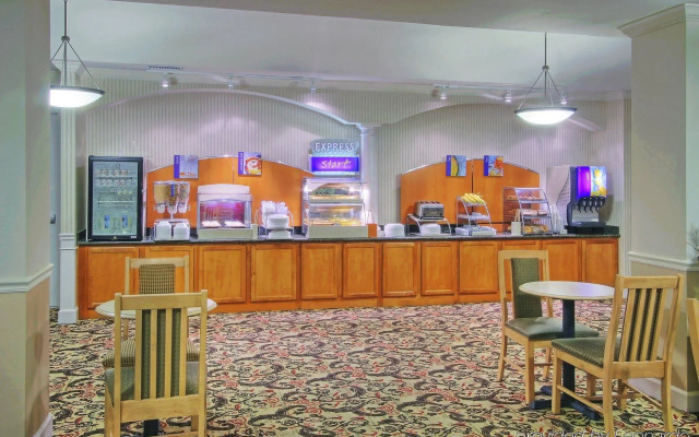 Holiday Express & Suites Portales by IHG