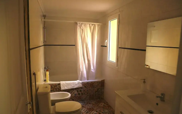 Apartment With Yard in Alfama