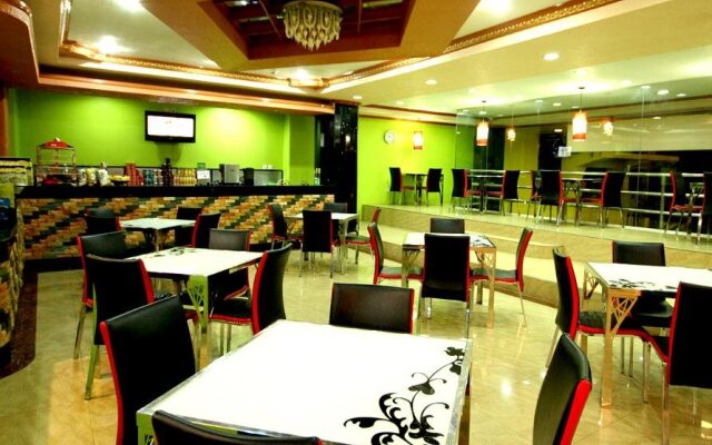 C & L Sea View Hotel