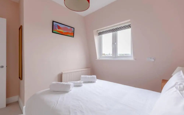 Quaint & Cosy 1 Bedroom Flat - Kensington Olympia!