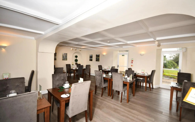 Lovelady Shield Hotel