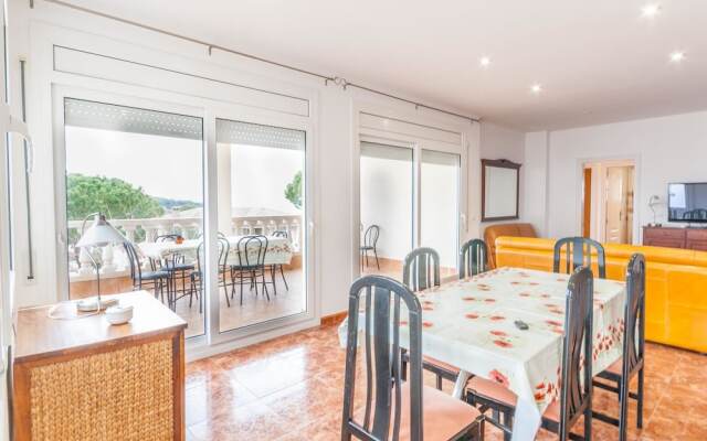 Spacious Holiday Home in L'escala With Swimming Pool