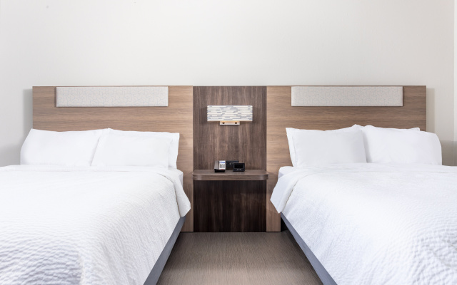Holiday Inn Express & Suites Lancaster by IHG