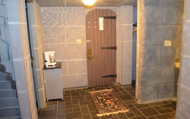 Red Carpet Inn & FantaSuite Hotel