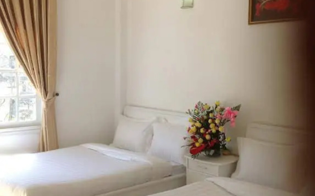 Pho Lanh Hotel