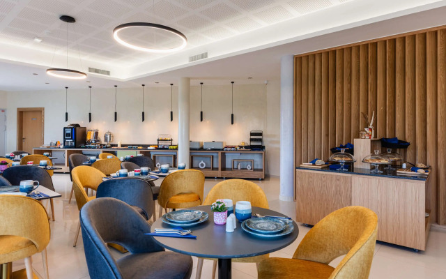 Brit Hotel Privilège Paris - Rosny