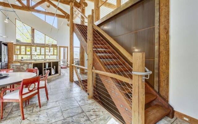 Waterwall House 5 Bedroom Home by Redawning