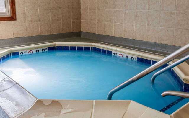 Comfort Suites Benton Harbor - St. Joseph