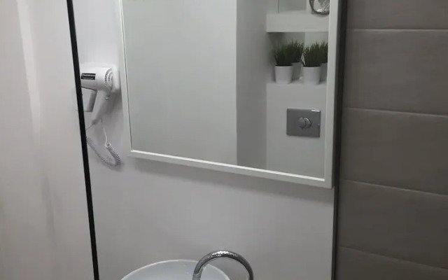 Metropole Apartments Romana Square