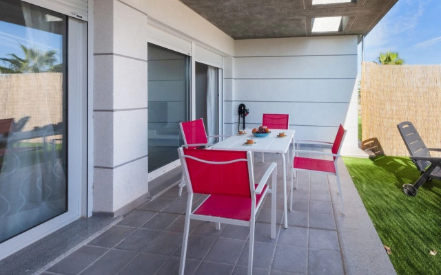 Happy in Oliva With 1 Bedrooms and 1 Bathrooms