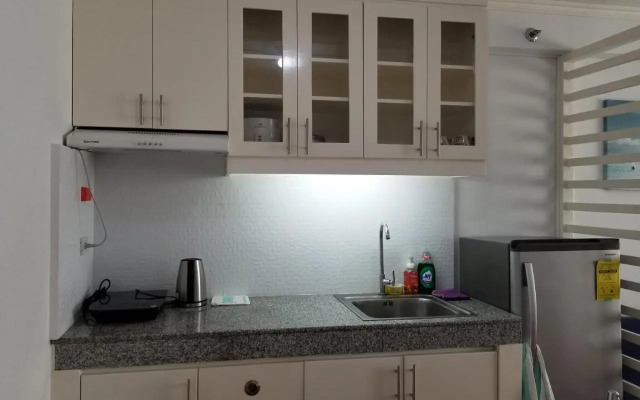 Fully Furnished 1BR Condo Unit