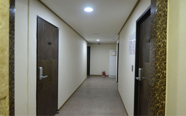 Kimchee Downtown Guesthouse - Hostel