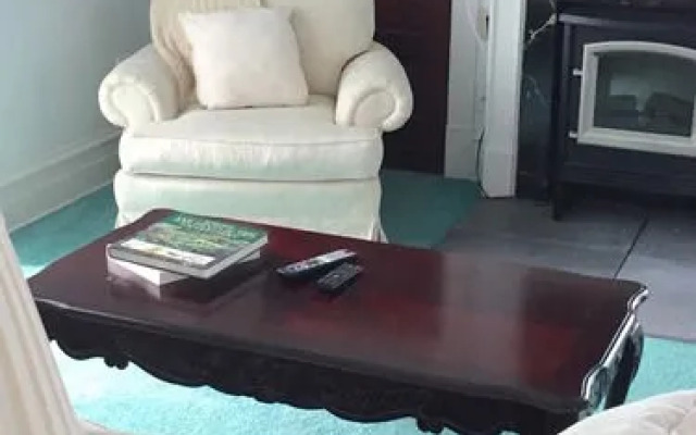 Olde Square Inn Bed and Breakfast