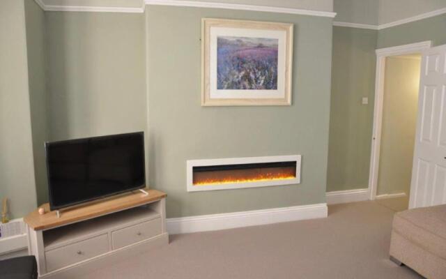 Spacious and bright 1 - bedroom rental unit