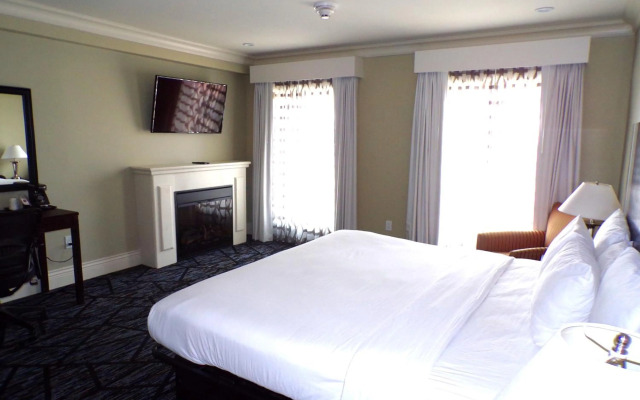 Niagara Crossing Hotel & Spa